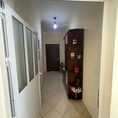 ゲストハウス Kevi Sarandë