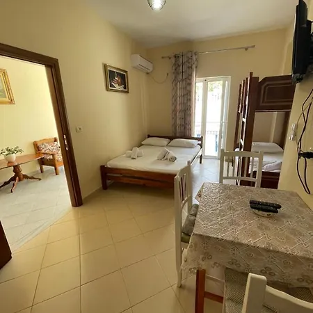 Kevi Guest house *