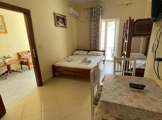 Kevi Πανσιόν 3*